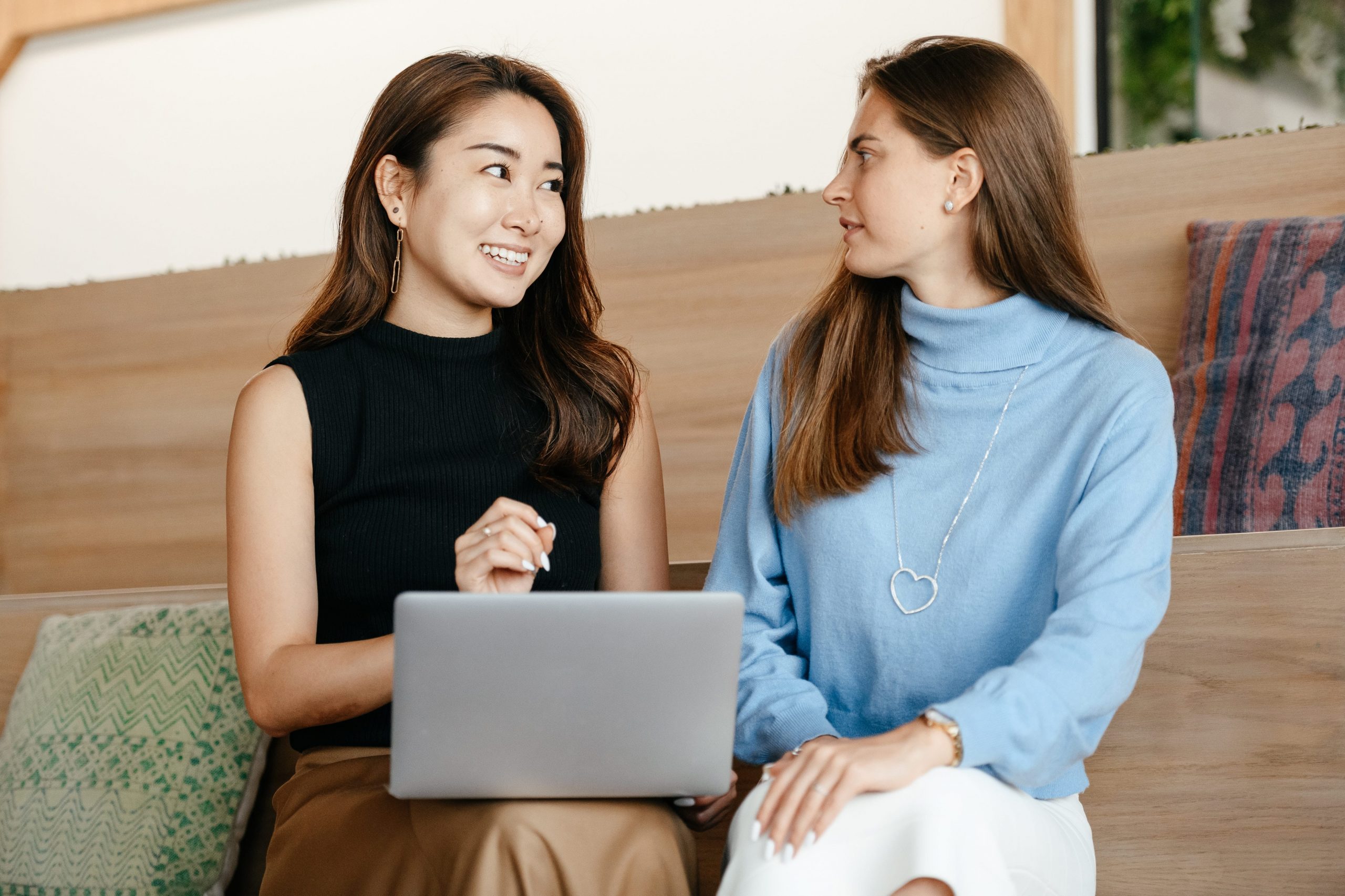 Two insurance professionals talking about their first year as agents